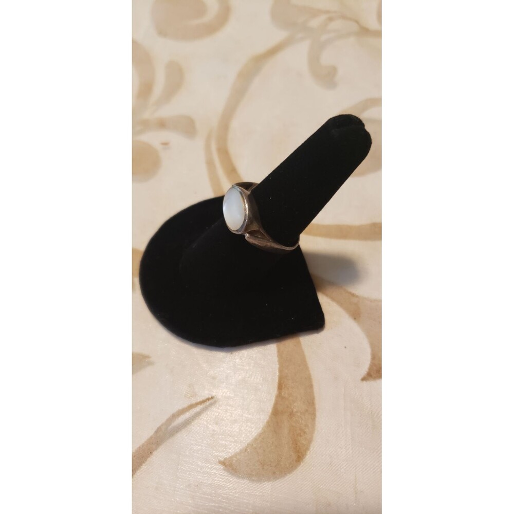 Vintage
Sterling ring w mother of pearl - Picture 2 of 5